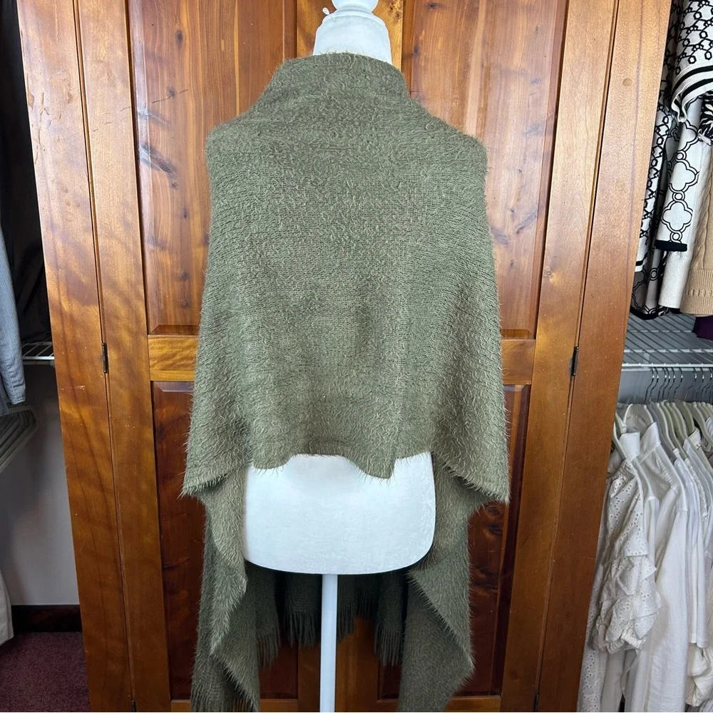 Free People Fringe Blanket Scarf in Olive Green Boho Cozy Outdoor Soft